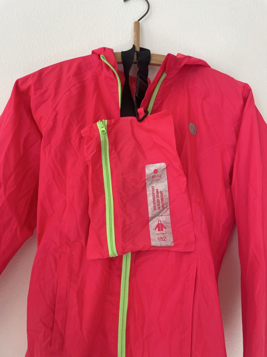 46 Nord Giacche & Cappotti: 46 Nord Regenjacke neonpink – Usato da Basel venduto da noee_joset 5