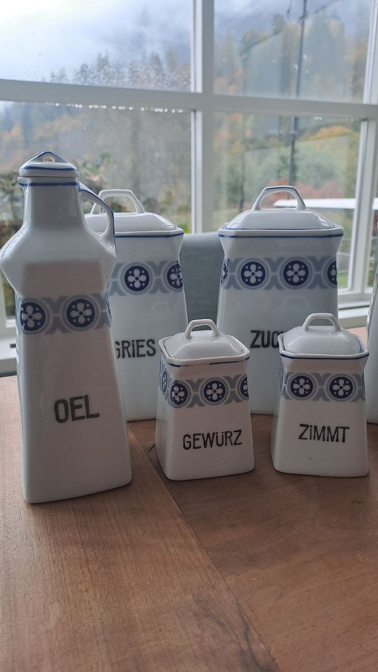 Geschirrsets: Antike Aufbewahrungsdosen Set – Gebraucht aus Ruschein von aresco01 1