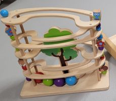 Kugelbahn mit grossen Kugel, Holz