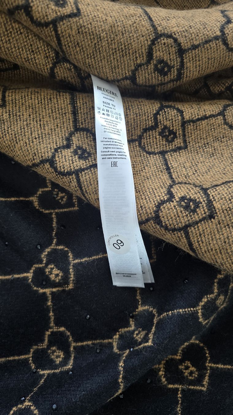 Jacken: Oversize-Poncho mit Strasssteinen – BLUGIRL – Neu (gemäss Beschreibung) aus Rorschacherberg von Olgamedved 5