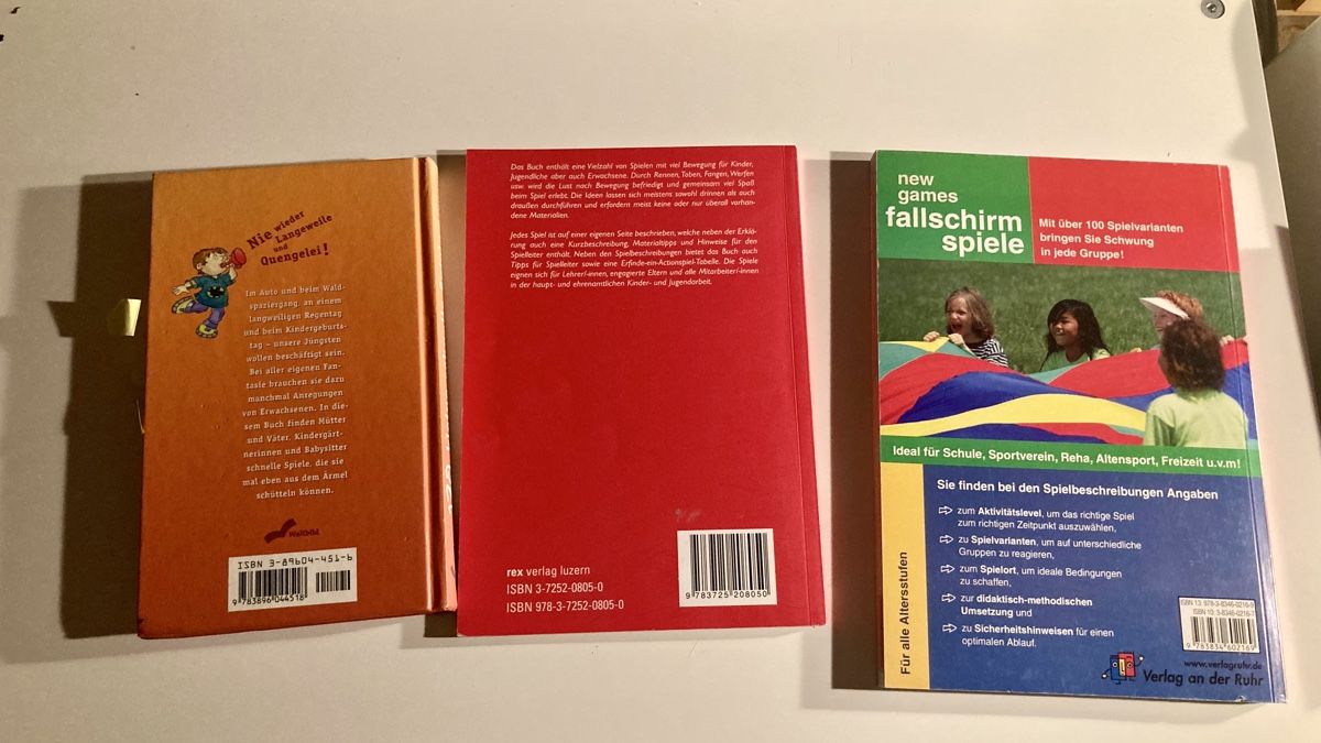 Libri: Gruppen,-, Action- Fallschirmspiele – Usato da Läufelfingen venduto da petit-nicola 1
