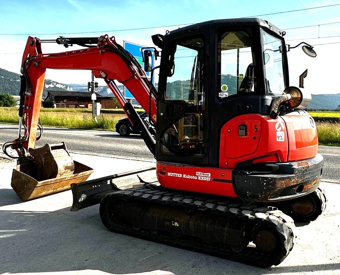 Kubota Bagger: Bagger Hutter Kubota KX057-4 mit Oilquick Nr. 005 – Gebraucht aus Niederbipp von baggerch