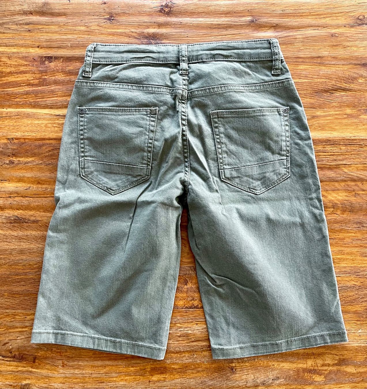 Hosen: lässige Shorts Gr. 146 – Gebraucht aus Buchrain von Sunny026 3