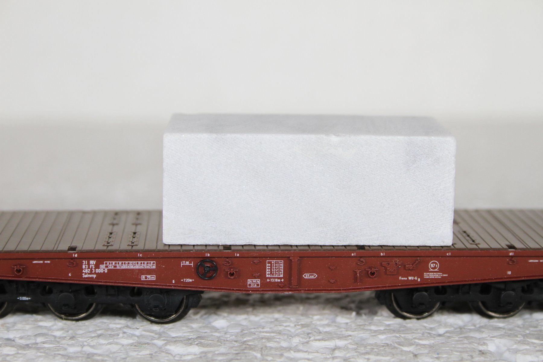 Märklin Modellini di ferrovie: MÄRKLIN_48662 FS Schwerlastwagen mit Marmor Block – Usato da Triesen venduto da cor_62ts 1