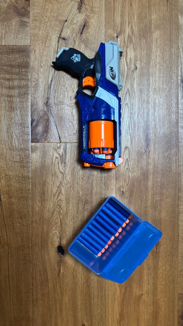 Nerf Spielzeuge: Nerf Strongarm Spielzeugpistole mit extra Darts – Gebraucht aus Wangen SZ von Cabrio19 1