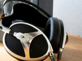 Meze Elite, Neupreis CHF 3990.-
