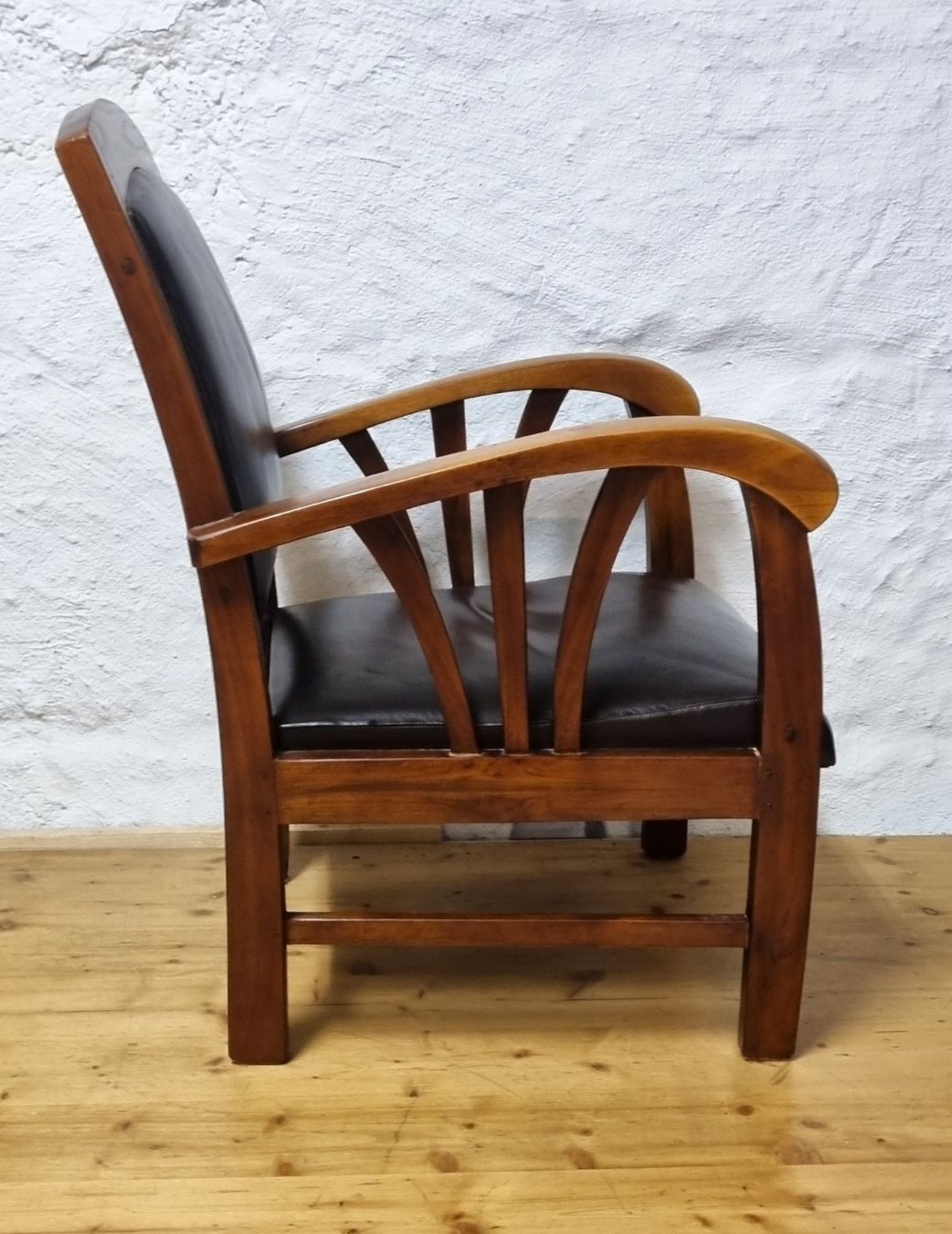 Poltrone: Macabane "Eris" Leder Sessel im Kolonialstil – Usato da Bern venduto da ros_v7ry 2