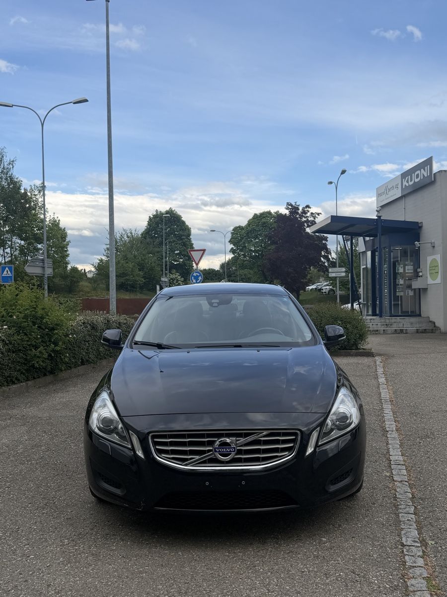 Volvo Automobili: Volvo S60 D4 – Usato da Uzwil venduto da Dalibor_k 1