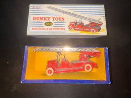 DINKY TOYS 32D Auto-échelle de pompiers, Made in France