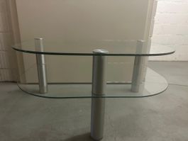 Schlanker Glas-Couchtisch mit zwei Ebenen
