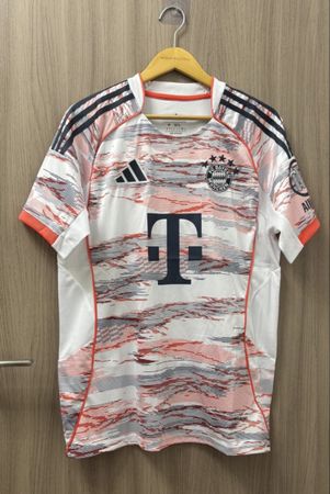 Maillot FC Bayern Munich Adidas Taille M neuf