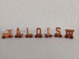 Holzzug mit dem Namen "Alois", tolles Geburtstagsgeschenk