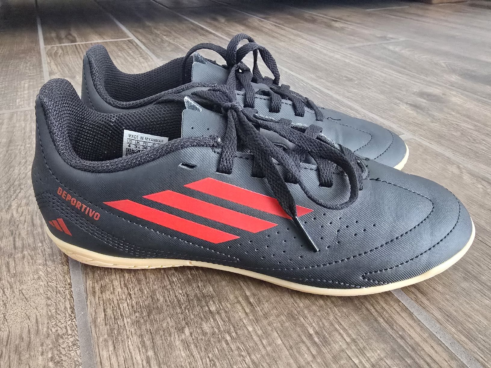 Adidas Chaussures garçon: Hallenschuhe NEU Gr. 36 – Neuf (Voir description) à Wynau par mar_5v8x 2