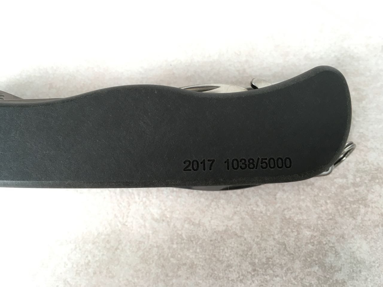 Victorinox Taschenmesser: Victorinox Damast Jahresmesser 2017 – Neu und originalverpackt aus Stettfurt von JapaneseCollection 2