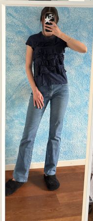 Dunkelblaues Ruffle T-Shirt
