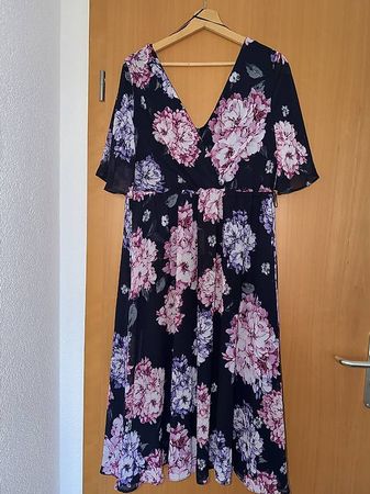 Verschiedene Kleider zu verkaufen - Gr. 42-46 & XL