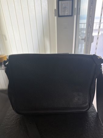 Sac bandoulière en cuir noir