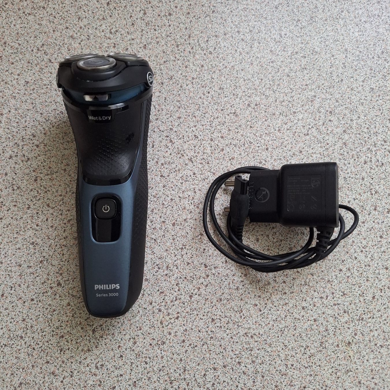 Philips Rasierapparate & Rasierklingen: Philips Series 3000 Wet & Dry Rasierapparat – Gebraucht aus Bülach von blackhawk21 3