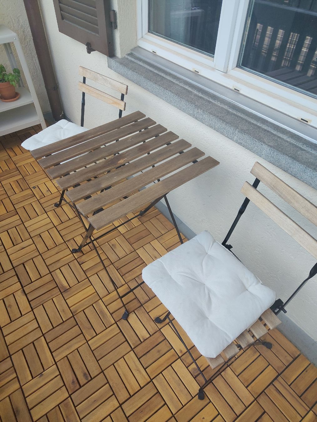 Ikea Set di tavolo e panche: Balkonset Tisch mit 2 Stühlen Holz Metall – Usato da Zürich venduto da mar_f5d7 4