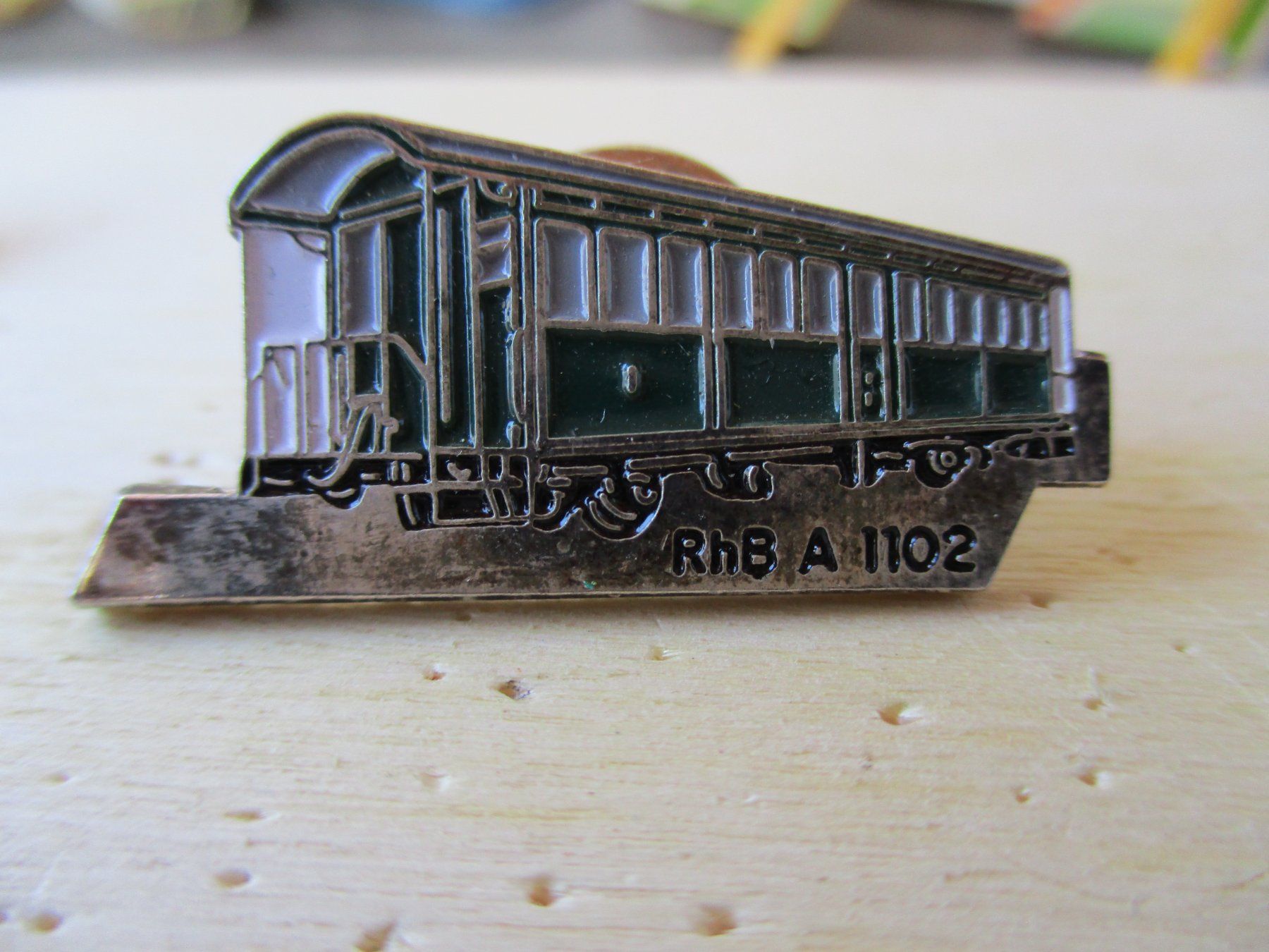 Placchette & Badge: RHB A 1102 Bahn Zug Pin RAR – Nuovo (secondo la descrizione) da Felsberg venduto da sanwill