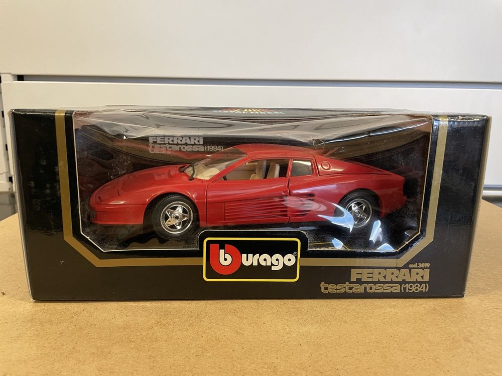 Bburago 1:18 - Coche a escala - Ferrari Testarossa - 1984
