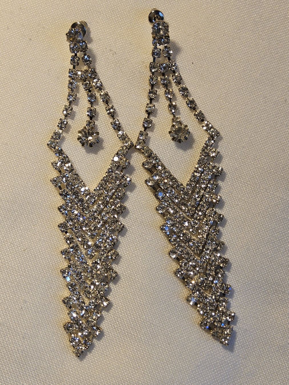 Ohrringe & -stecker: Vintage luxuriöse Strass Ohrhänger – Gebraucht aus Zürich von helsan 1