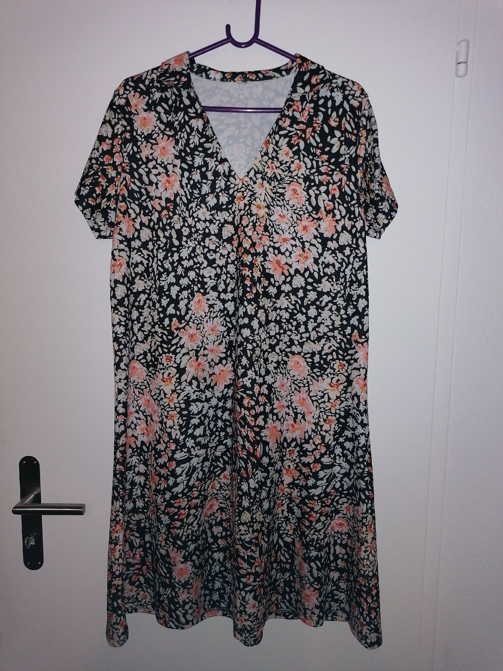 Kleider: Sommerkleid Grösse xl Blumenmuster – Gebraucht aus Dübendorf von lus_d2rx