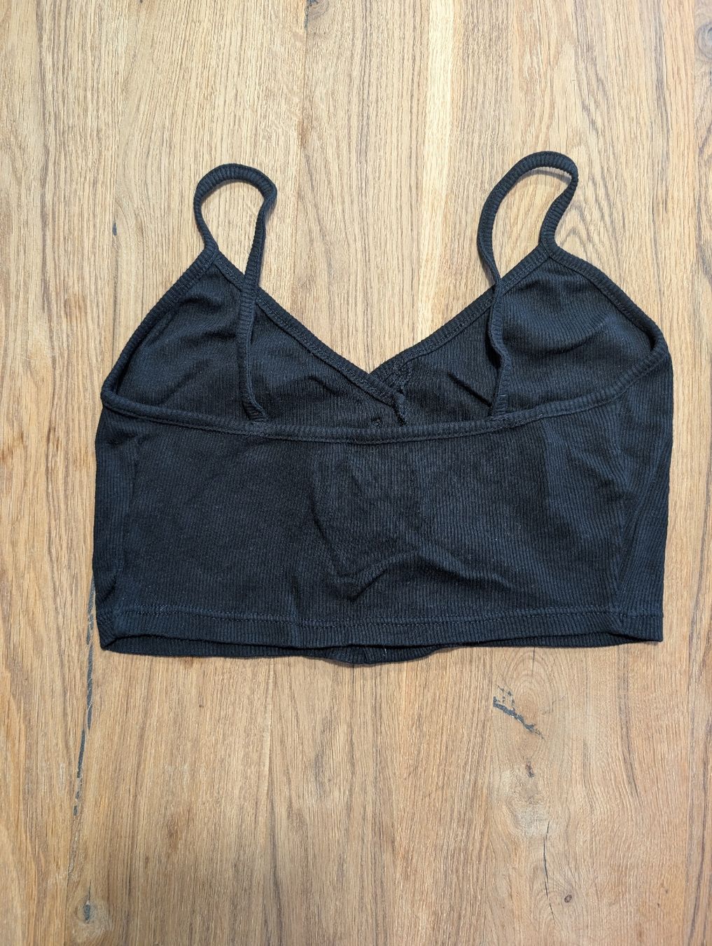 Top: Croptop schwarz – Usato da Schlieren venduto da RheaT 1