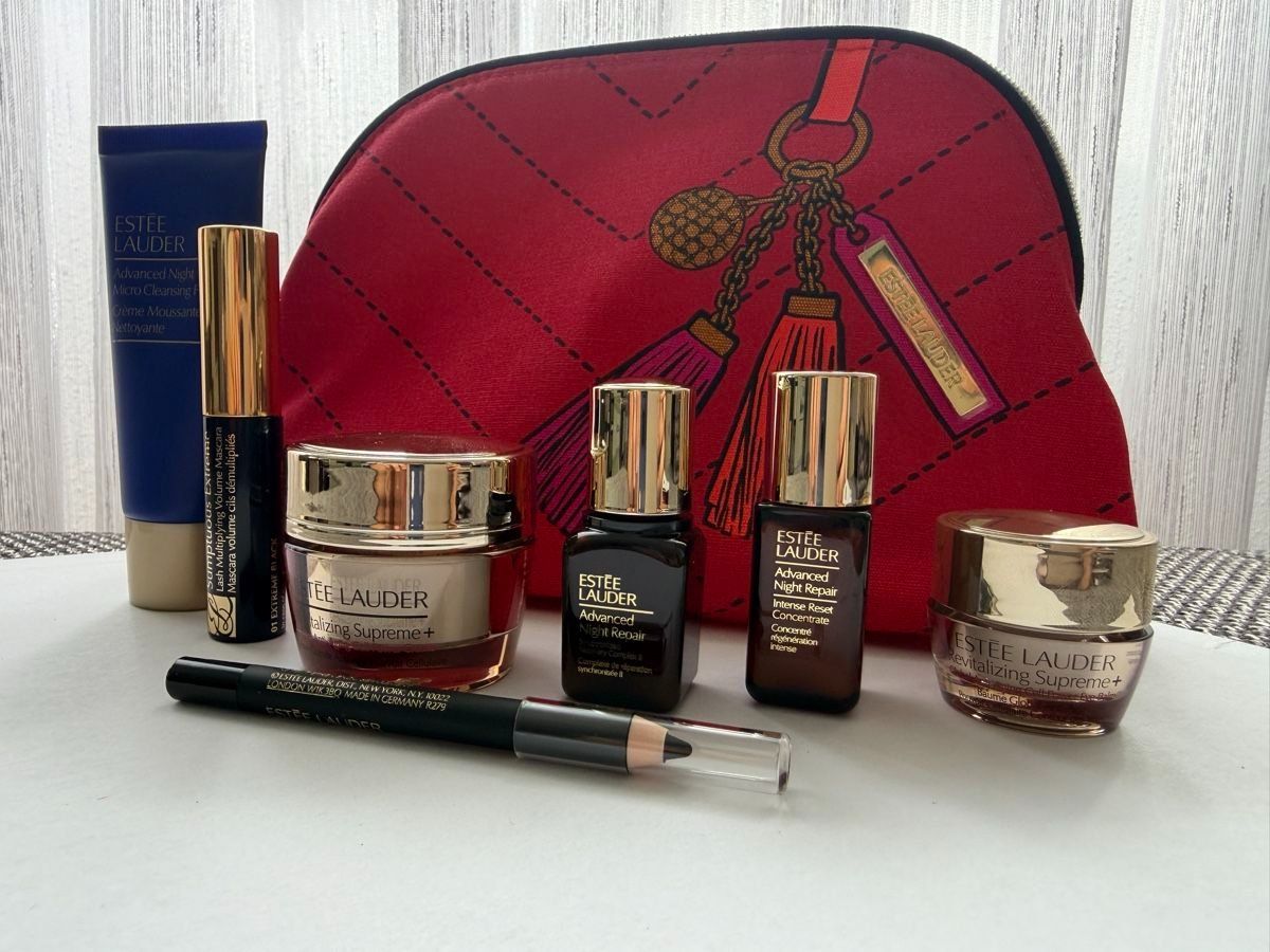 Estée Lauder Cura del viso: Kosmetik Estée Lauder Set NEU – Nuovo e nell'imballaggio originale da Dänikon ZH venduto da tug_m9b6 1