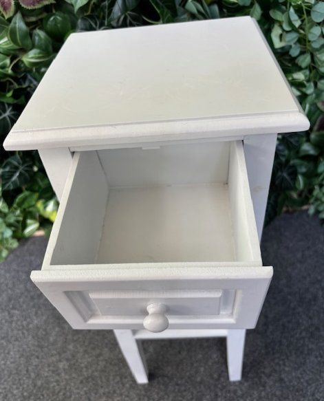 Comodini: Hübsches, kleines, weisses Holzmöbel – Usato da Gretzenbach venduto da kar_82n7 1