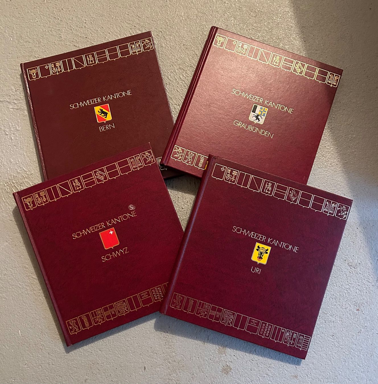 Libri: Schweizer Kantone Sammlung: Bern, Uri, Schwyz, Graubünden – Usato da Arni AG venduto da baechtigera