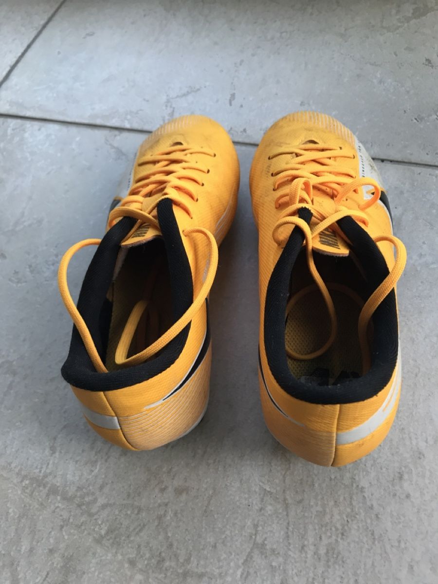 Nike Chaussures hommes: Fussballschuhe Nike Gr. 34 – D'occasion à Ehrendingen par soke542020 1