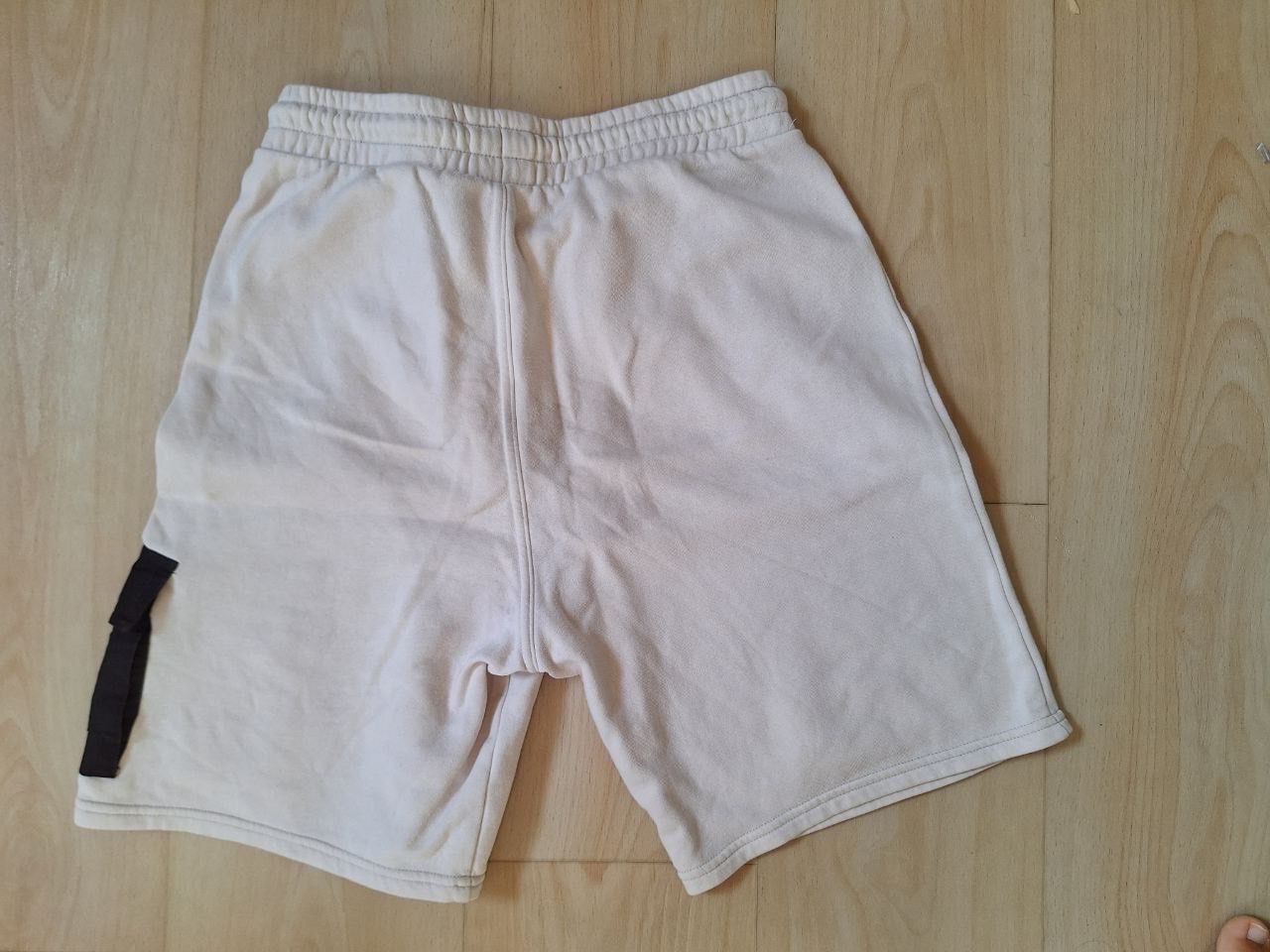H&M Pantaloni: H&M Shorts Gr. 170 – Usato da Zürich venduto da Iambarbara 1
