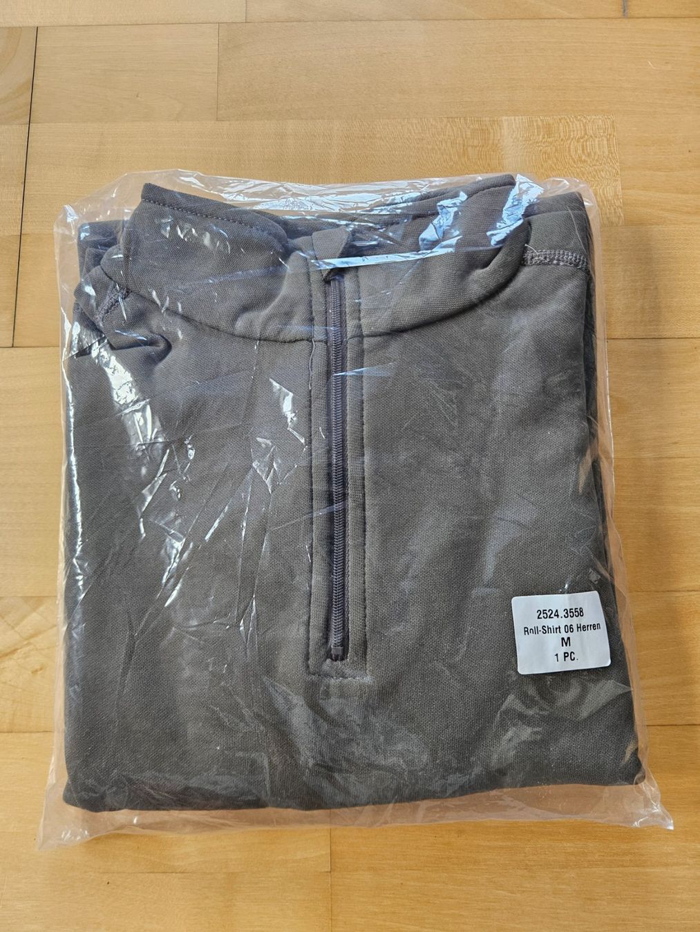 Pullover & Sweatshirts: Rollshirt 06 Militär – Neu und originalverpackt aus Derendingen von GaLe4224