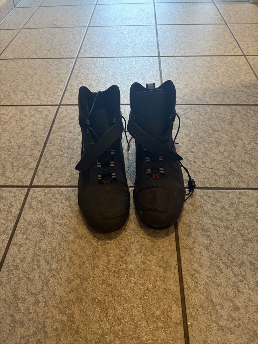 Scarpe da uomo: IXS Motorradschuhe Grösse 43 – Usato da Sursee venduto da cheffe05