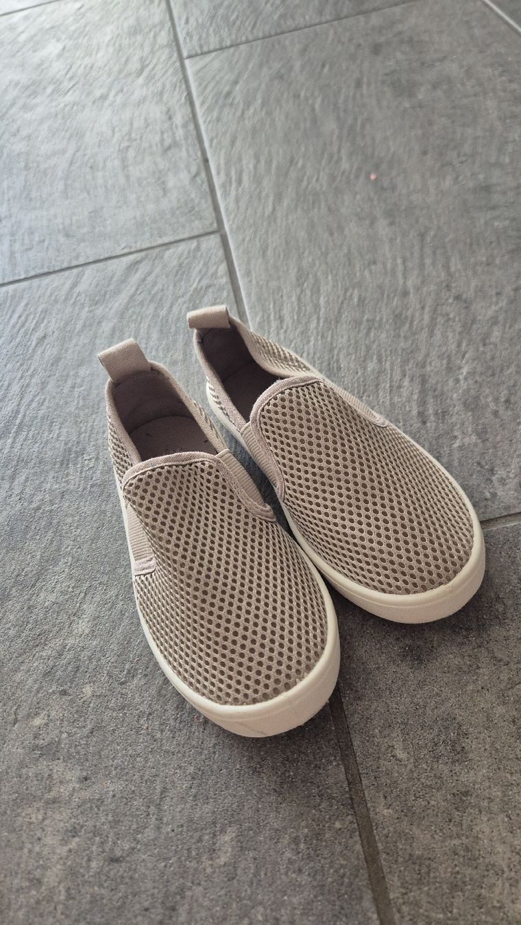 H&M Scarpe per ragazzi: Slip-on-Sneaker aus Mesh grösse 28 – Usato da Steinen venduto da I_nikita_I