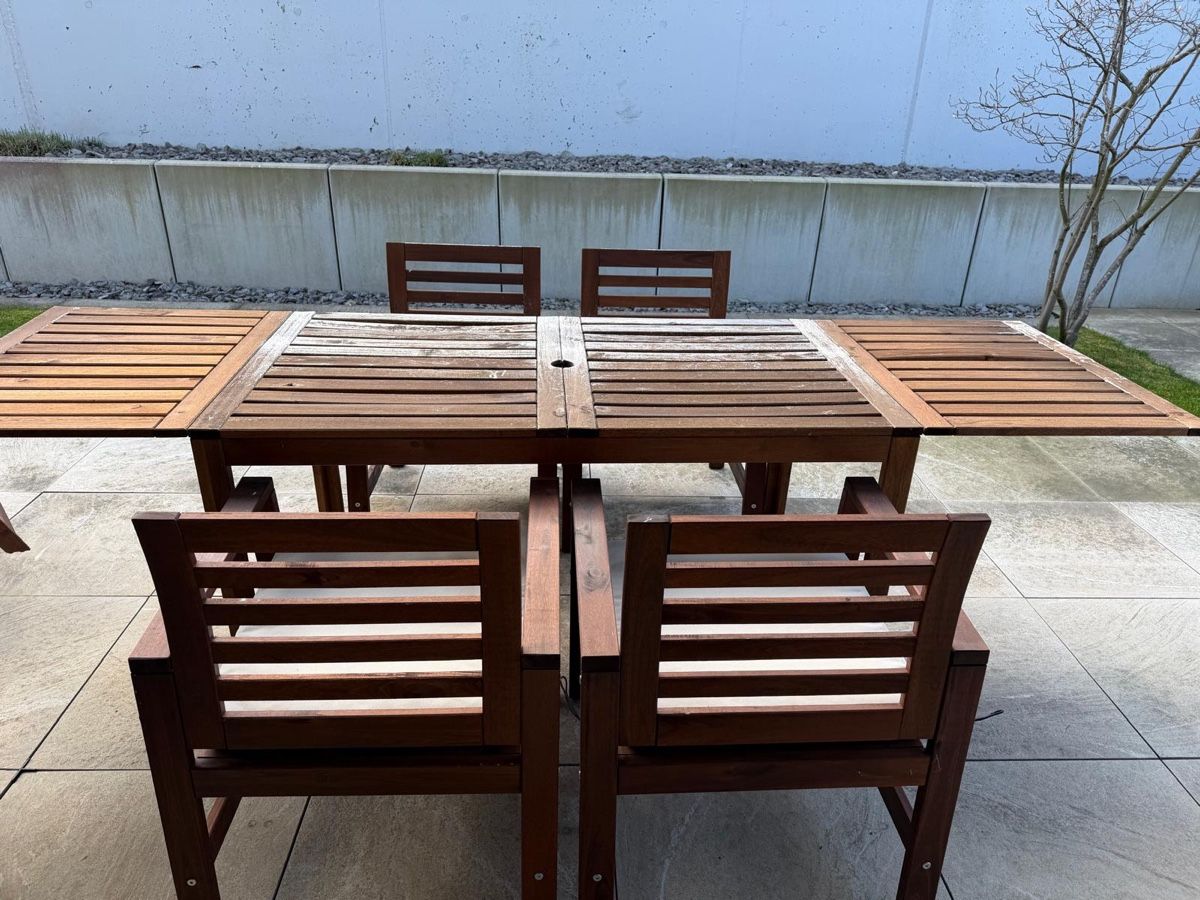 Tischset: Garten Tisch Set Holz ausziehbar + 4 Stühle – inkl. Kissen – Gebraucht aus Schindellegi von tbig 1