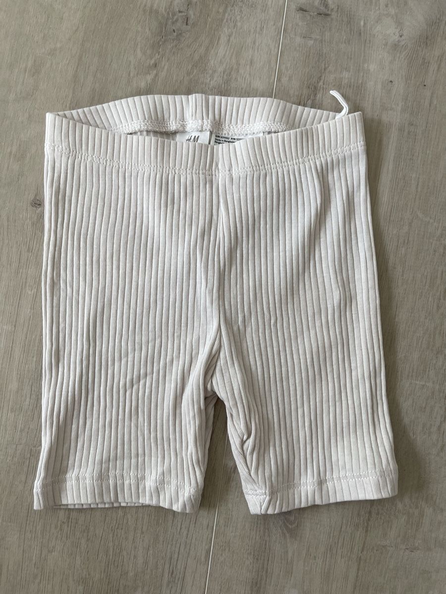 H&M Lotti & Set di vestiti: 3 Shorts H&M 74 Baumwolle  – Usato da Schlieren venduto da Keluwei 4
