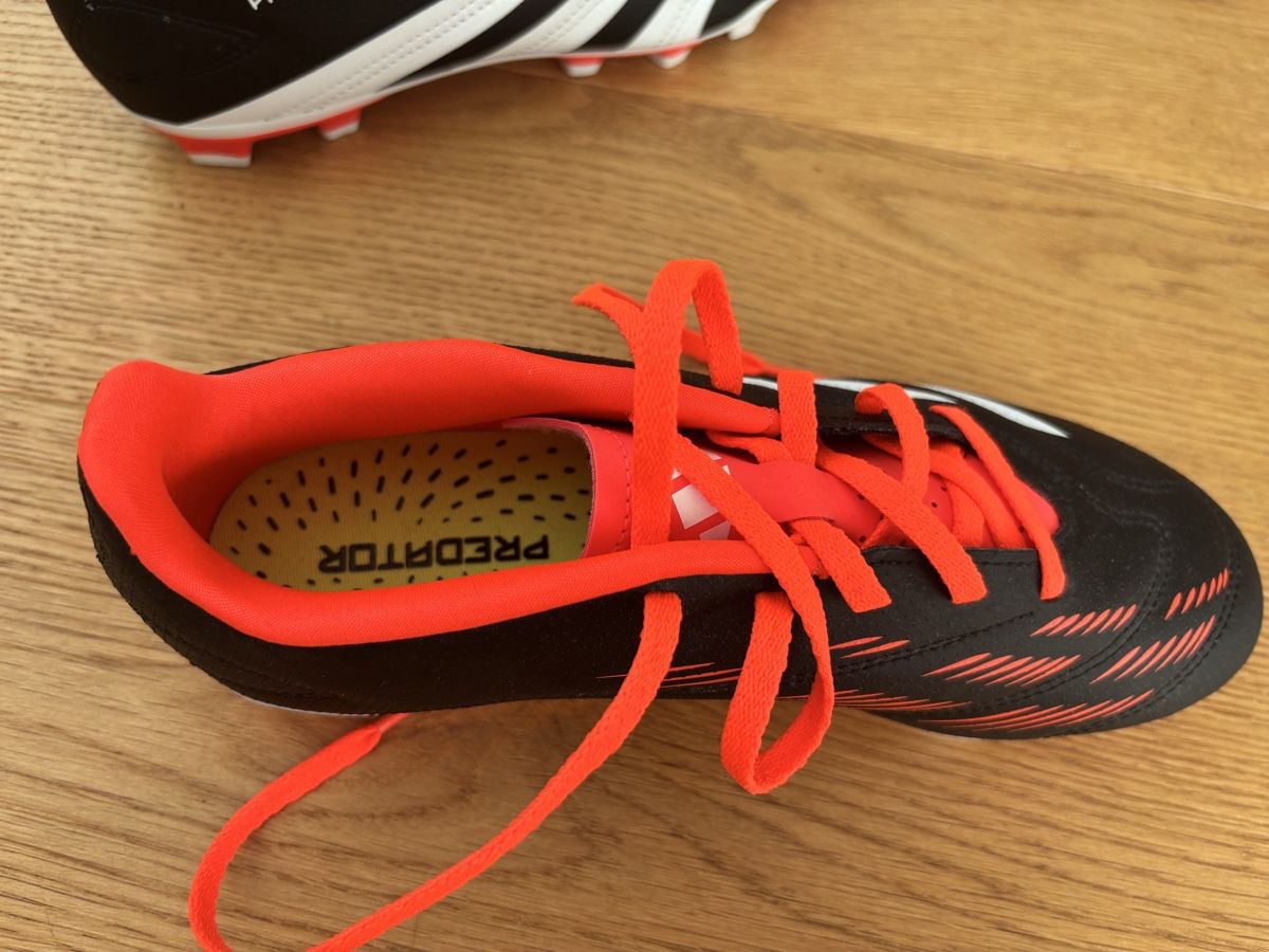 Scarpe per ragazzi: Fussball Schuhe 38 2/3 – Nuovo (secondo la descrizione) da Adligenswil venduto da ZGB 3