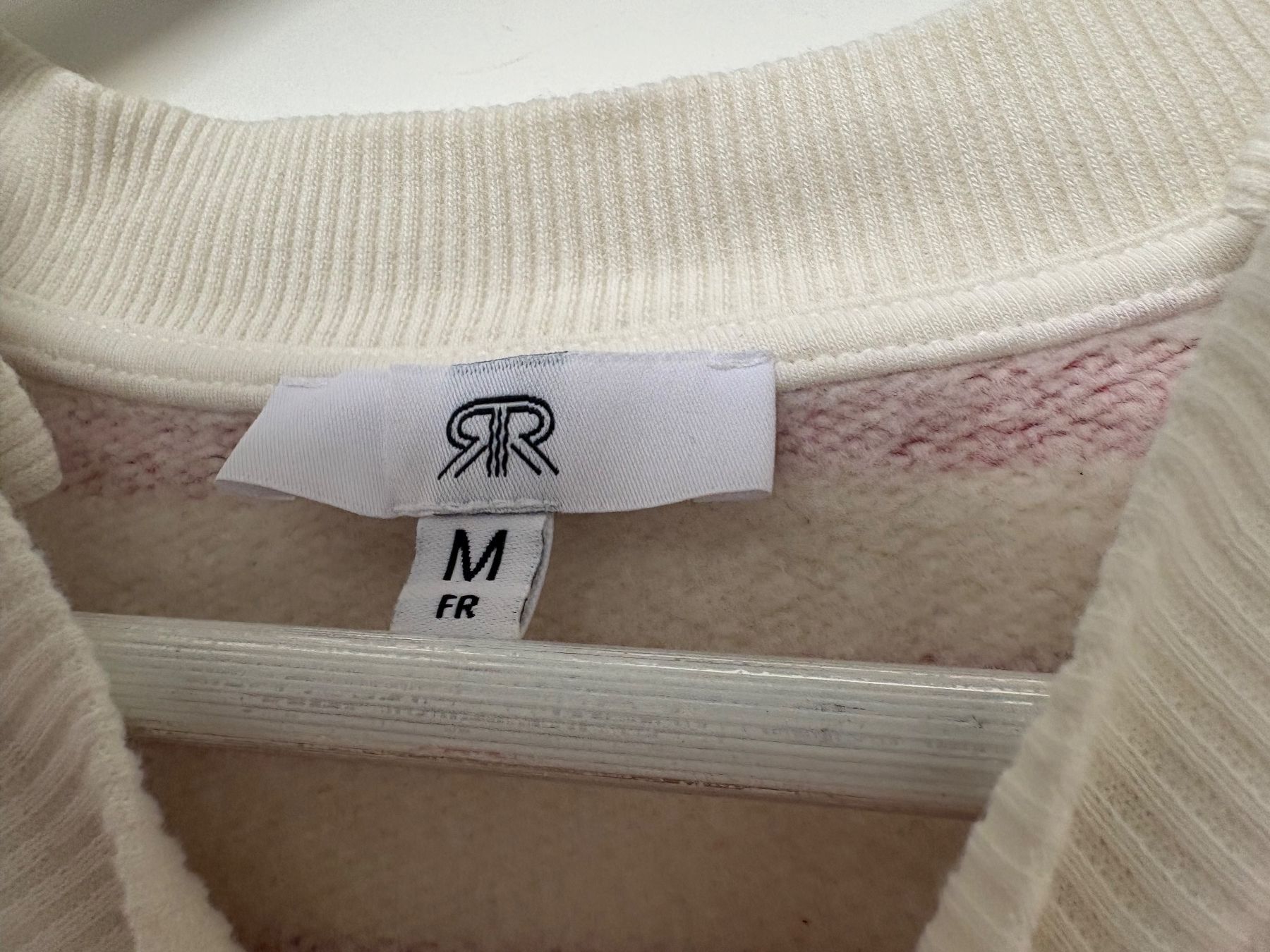 Maglioni & Felpe: Rotweiss-gesteiftes Sweatshirt mit Goldknöpfen – Usato da Egg b. Zürich venduto da adimoxon 1