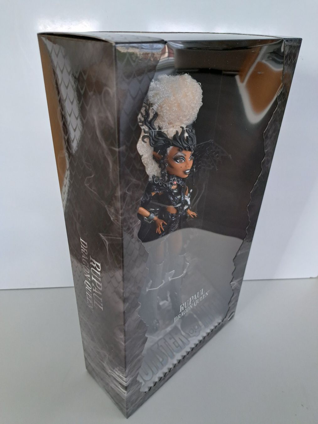 Bambole: Monster High RuPaul Dragon Queen Puppe – Nuovo e nell'imballaggio originale da Igis venduto da magneto_hg 2