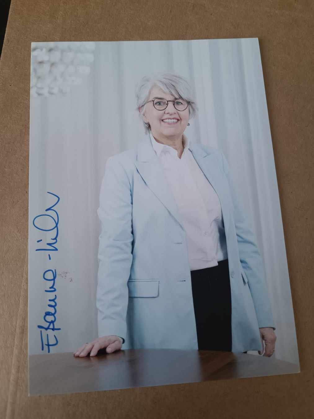 Autographes: Elisabeth Baume-Schneider - handsigniert – D'occasion à Menziken par Autogramme