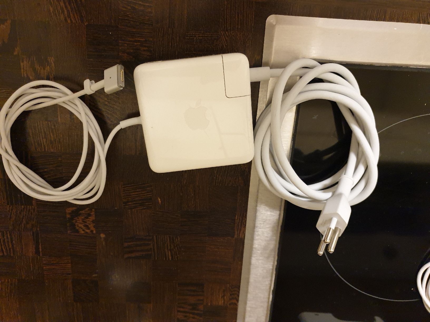 Apple Caricabatterie: Original MagSafe 2 Power Adapter 85W A1424 20 – Usato da Ittigen venduto da Ziok187