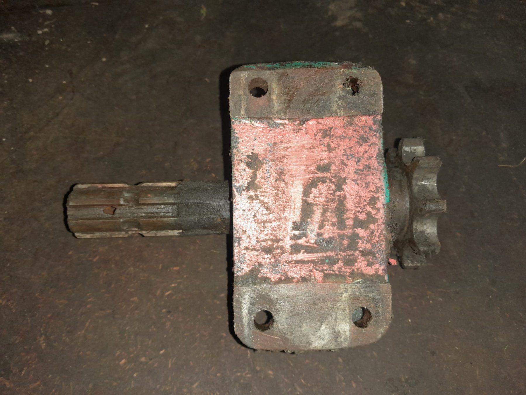 Altre forniture industriali: Hydraulkpumpe Zylinder Lagerbock – Usato da Bärau venduto da emmental10 1