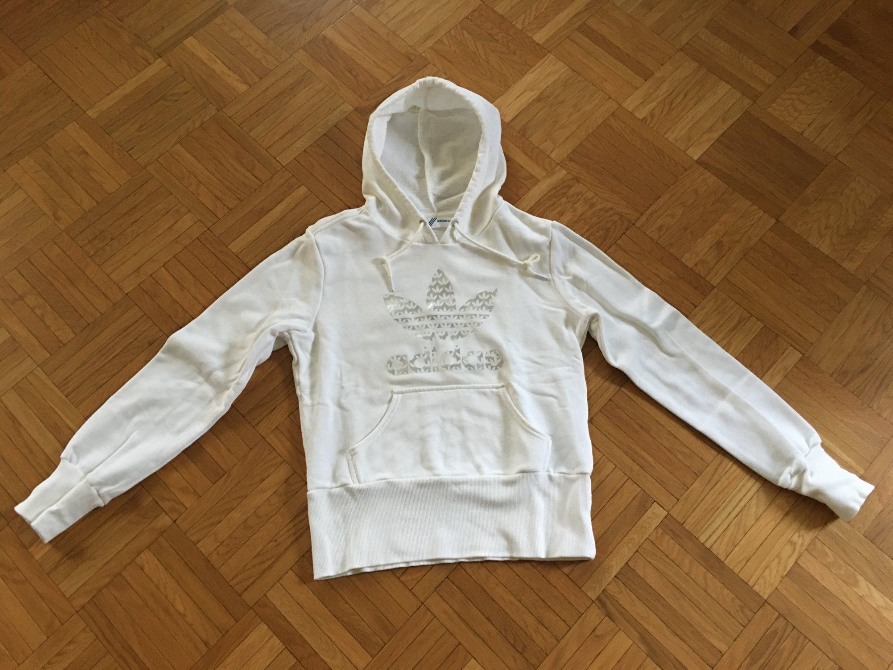 Adidas Pullover & Sweatshirts: Schöne Hoodie Adidas Gr.36 oder S neu – Neu (gemäss Beschreibung) aus Rümlang von ron2000