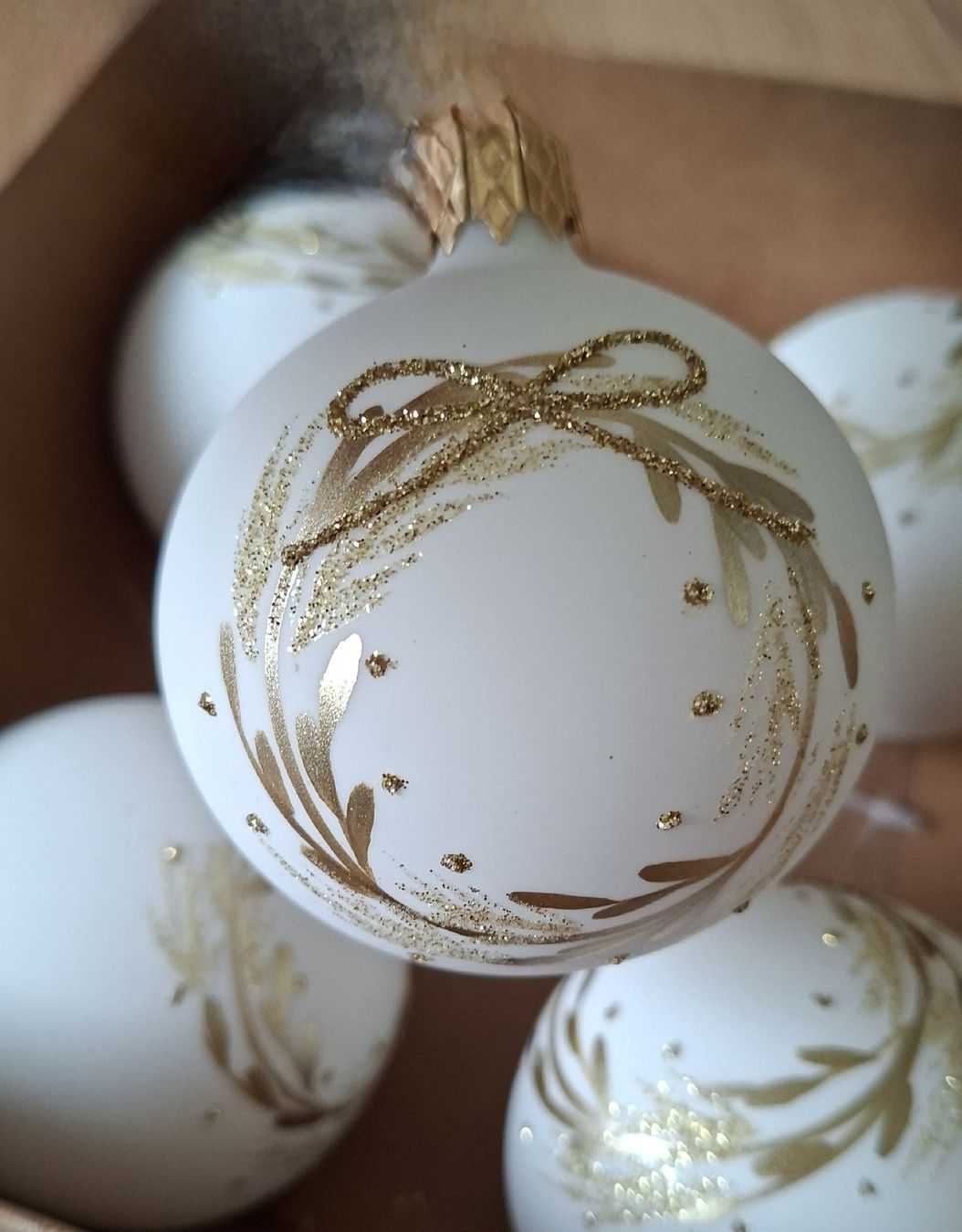 Manor Tutte le decorazioni: Weihnachtskugeln, weiss/gold, Vintage Stil, 5 Stk. – Nuovo (secondo la descrizione) da Kriens venduto da Wolly85