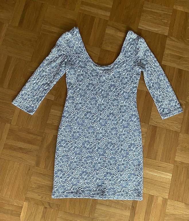 Kleider: Robe fourreau doublée taille S/36 – Gebraucht aus Lausanne von loi_8msc 1