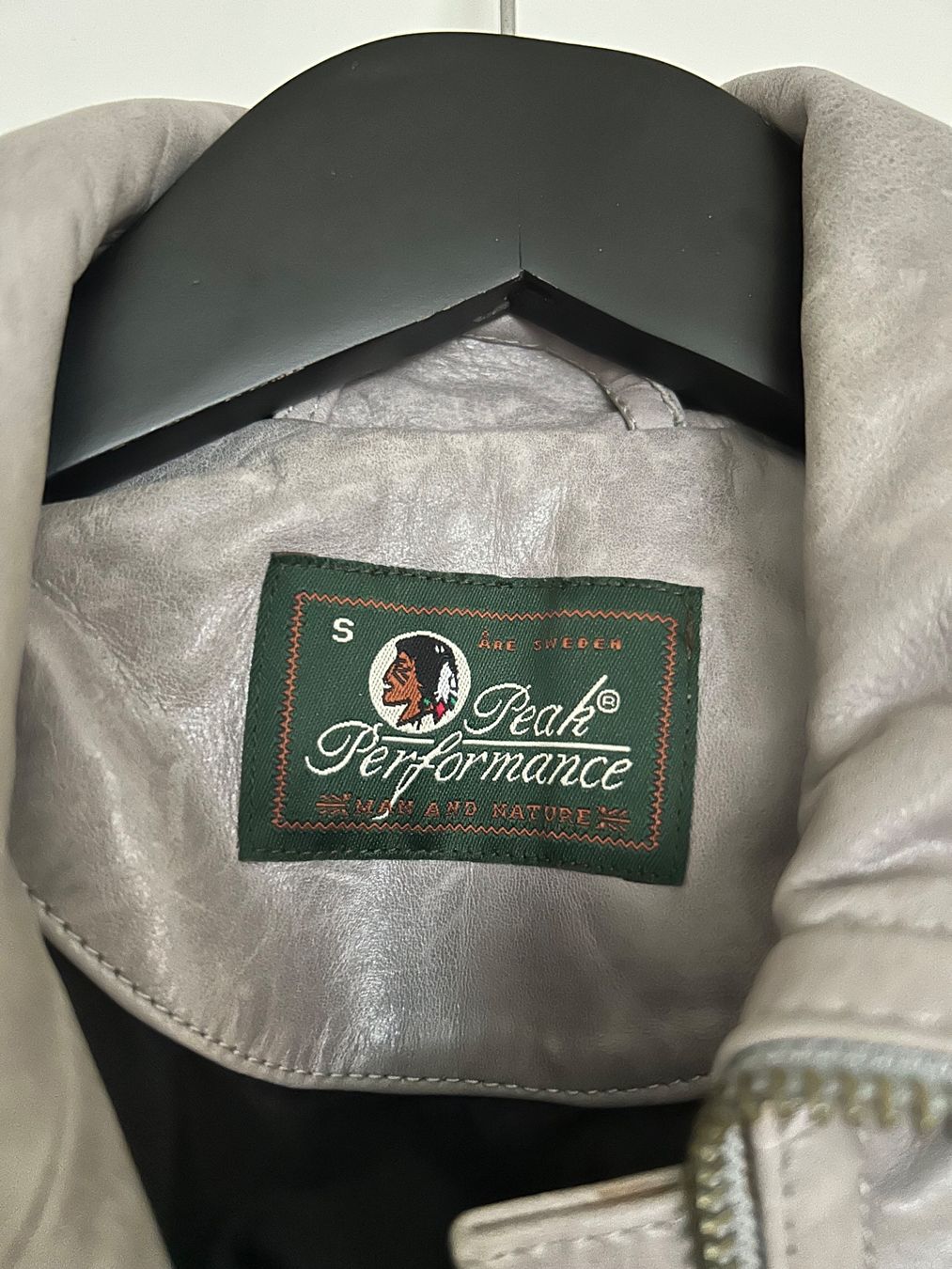 Peak Performance Vestes: Lederjacke Damen, grau, Peak Performance, Grösse S – D'occasion à Pfäffikon ZH par Schooorsch 1