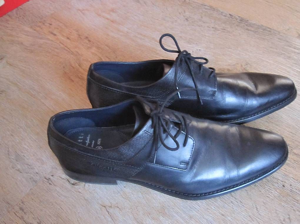 Herrenschuhe: Schuhe Bugatti 45 – Neu und originalverpackt aus Unteriberg von Gundm