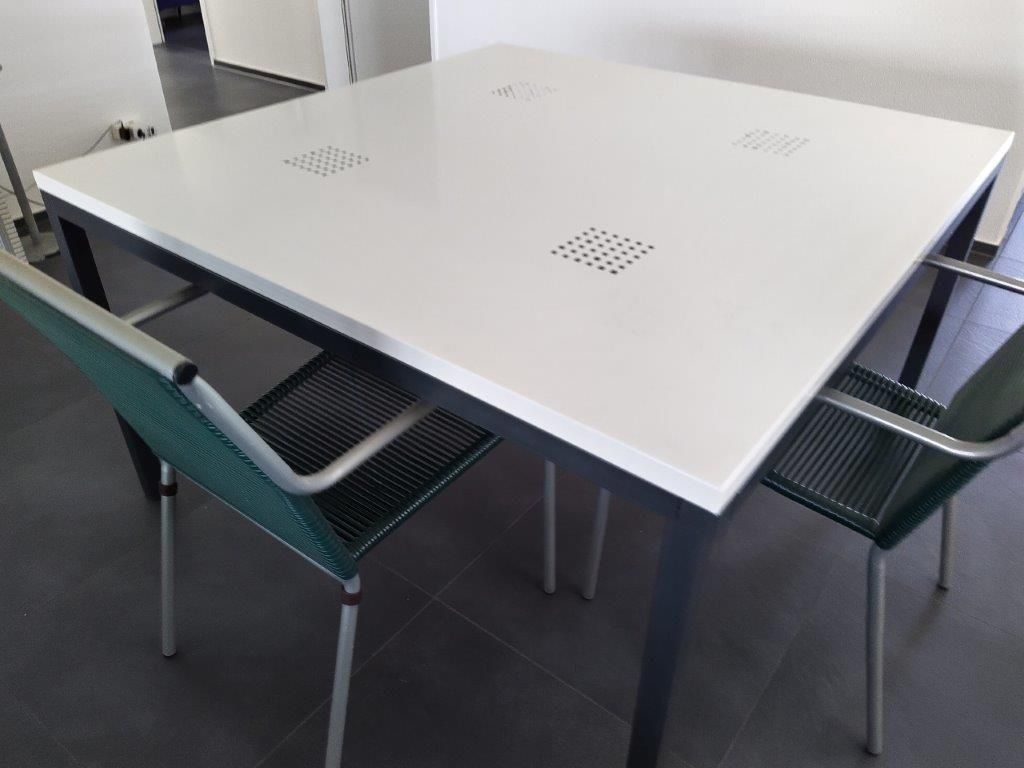 Schaffner Tavoli: Balkon -, Garten-Tisch (Stahl) – Usato da Eschlikon TG venduto da Ulala0